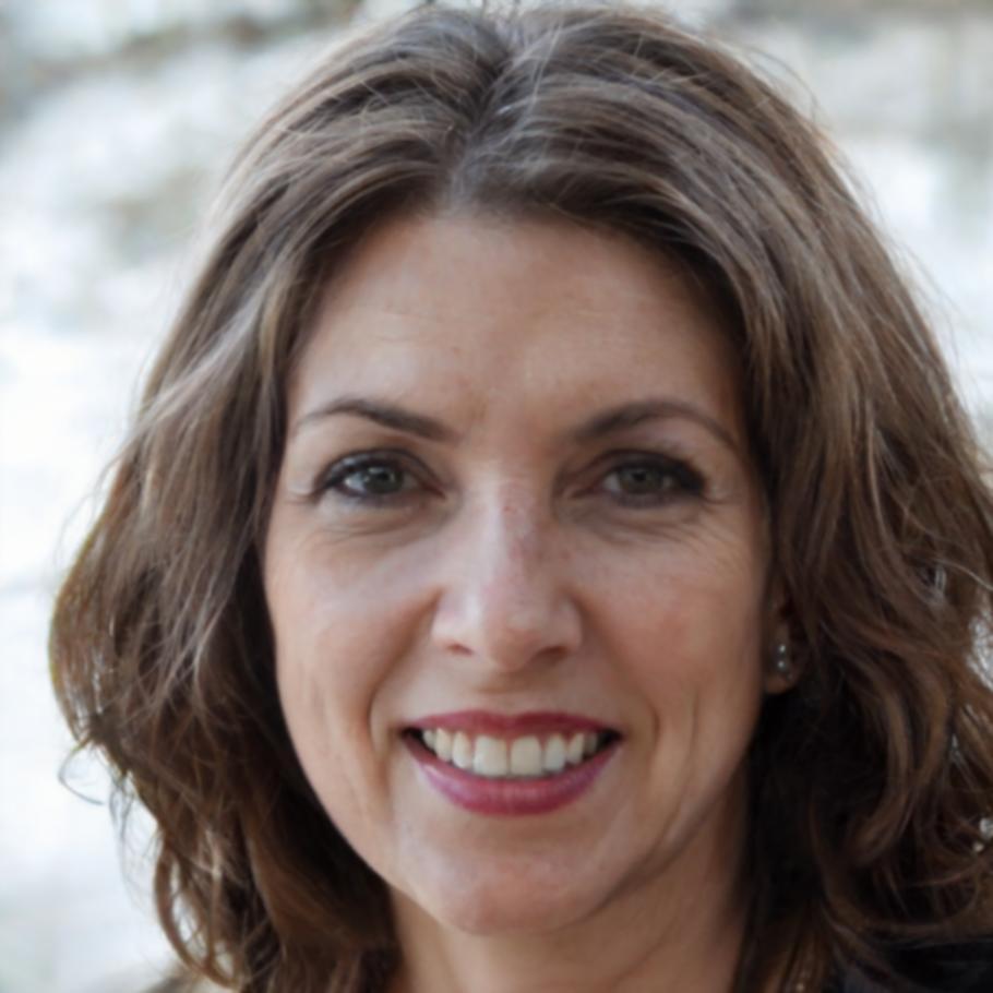 Elena Martínez, Directora de Infraestructura de hymidrosalven